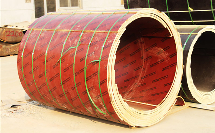 红色覆膜圆柱木模板